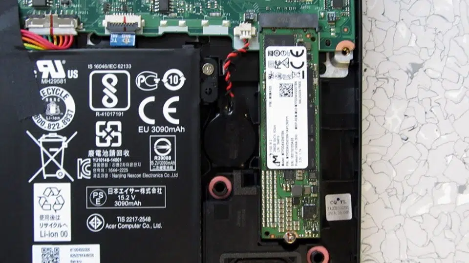 Acer Aspire 5 (A515-52G-53PU) Innen_3